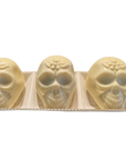 32% Cacao Large White Chocolate Skulls